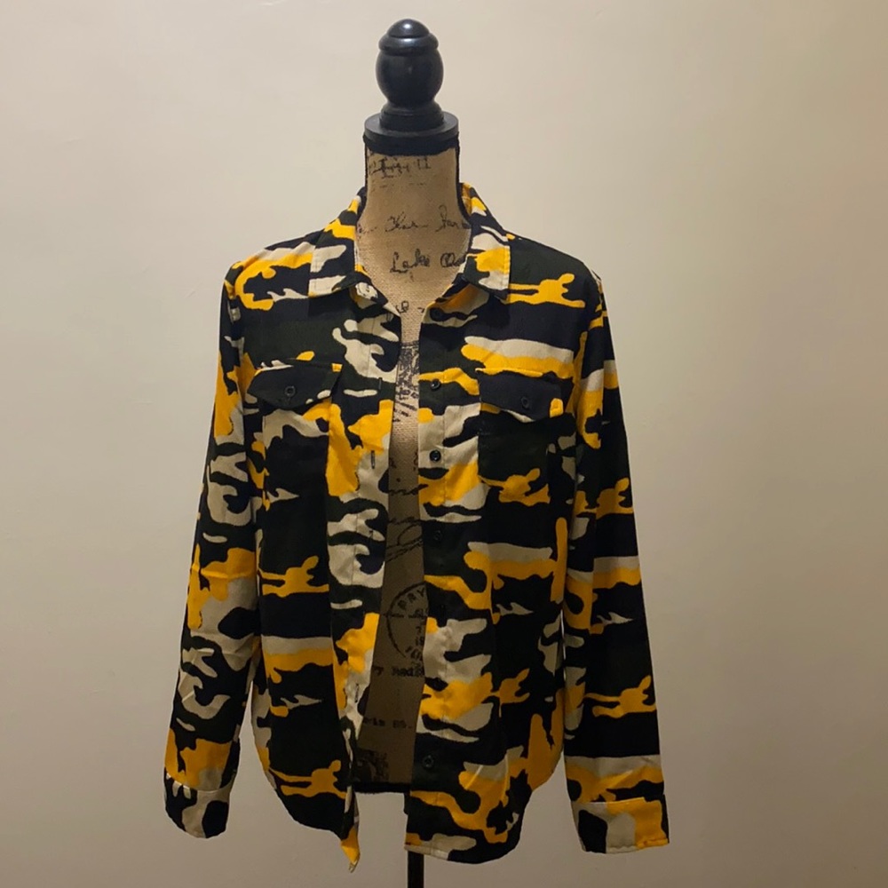 Super trendy camo top